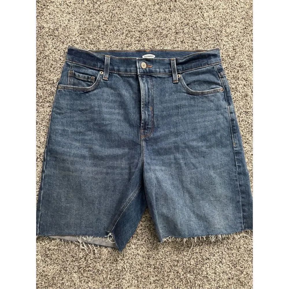 ❤️Old Navy Women’s High Rise Bermuda Shorts